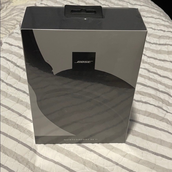 Headphones - Picture 3 of 3